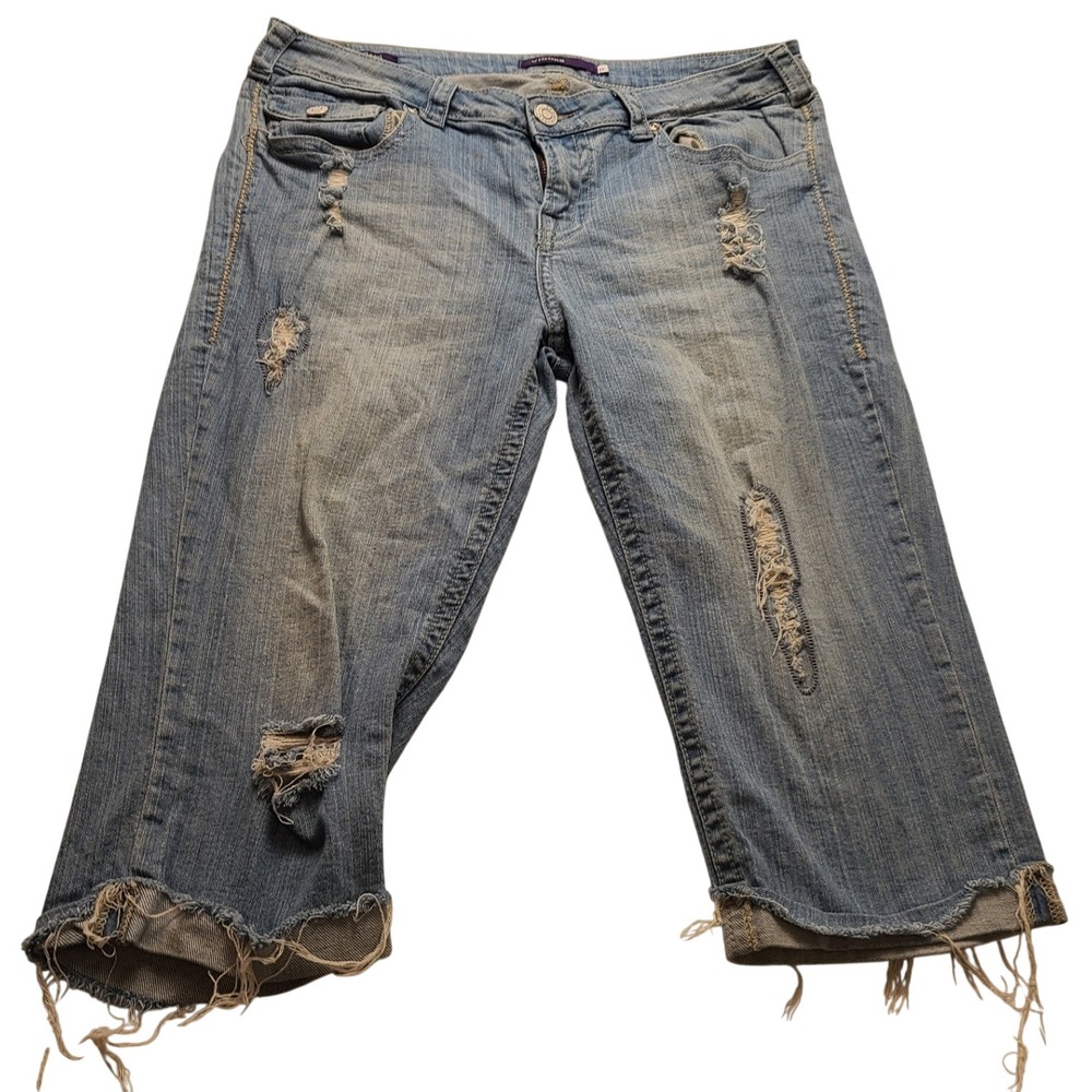 Vigoss Capri Jeans Light Wash Distressed Frayed Hem Size 11 Denim Pants Casual